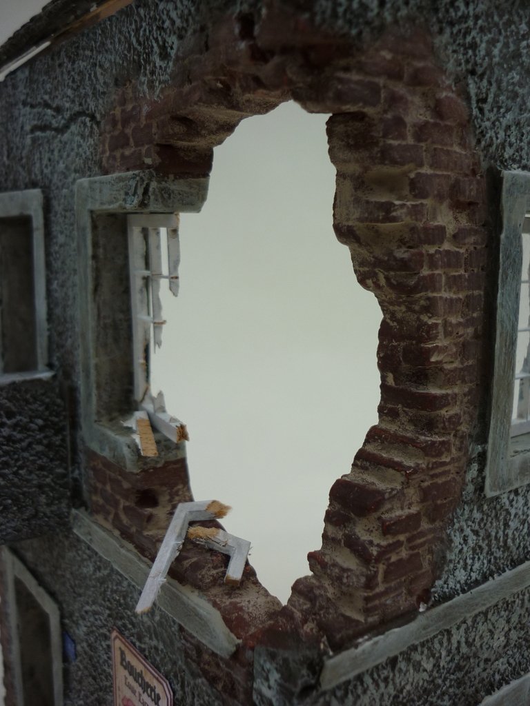 RT-Diorama 35175 Maison de village endommagée 1/35 – immagine 6