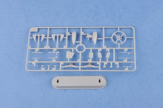 Hobby Boss 83525 Sous-marin d&amp;#39;attaque SSN de classe Akula de la marine russe (1/350) – image 5