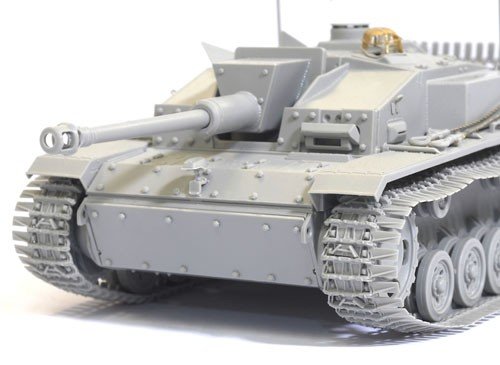 Dragon 6644 StuG III Ausf.F8 Production tardive avec Winterketten (1/35) – image 8