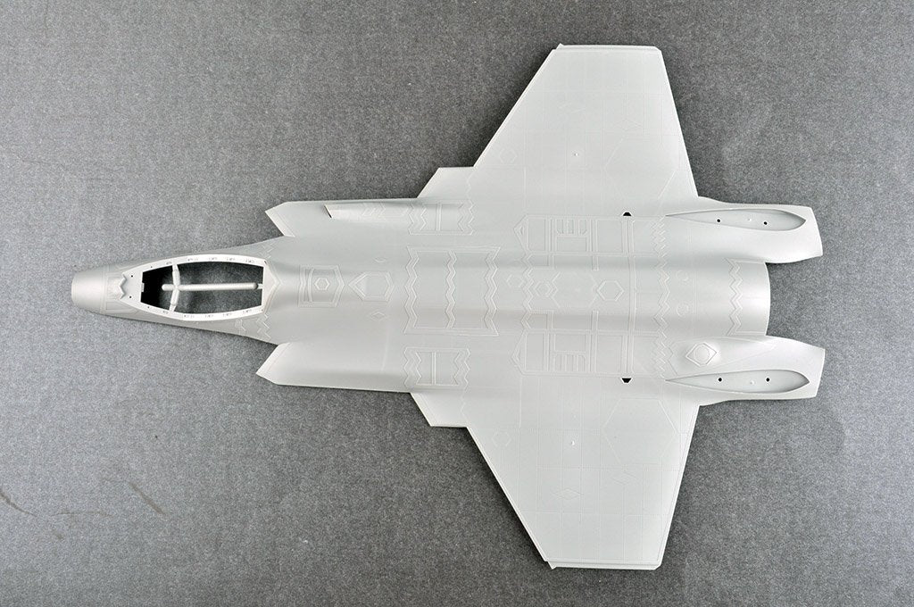Trumpeter 03230 F-35C Lightning 1/32 – image 5