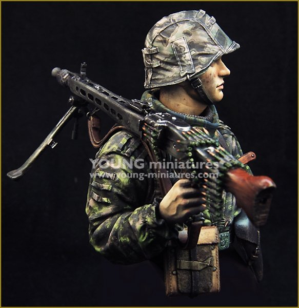 Young Miniatures YM1869 Jeune mitrailleur SS Waffen 1944 1/10 – image 6