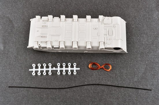 Trumpeter 09555 Char de combat principal russe T-72B1 (avec blindage réactif Kontakt-1) (1/35)  – image 4