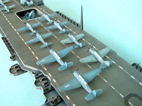 Trumpeter 05603 Porte-avions américain CV-10 Yorktown 1944 (1/350) – Bild 9
