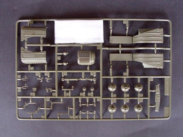 Camion militaire soviétique Trumpeter 01003 ZIL-157K (1/35) – Bild 7