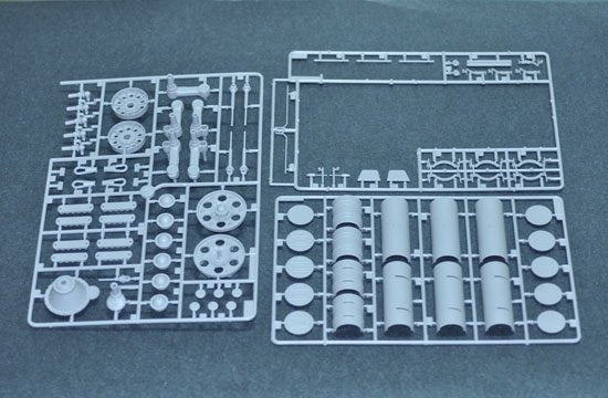 Trumpeter 00915 SU-100 SPG 1/16 – immagine 12