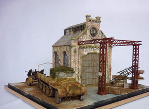 RT-Diorama 35292 Socle de diorama : « Hangar ferroviaire » 1/35 – immagine 12