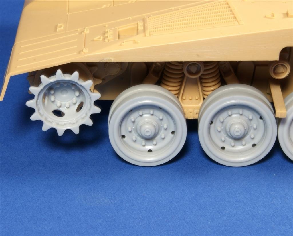 Roues Panzer Art RE35-176 pour char de combat principal Merkava 4 au 1/35 – Bild 3