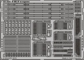 Eduard 32233 F-8E/J arme TRUMPETER 1/32