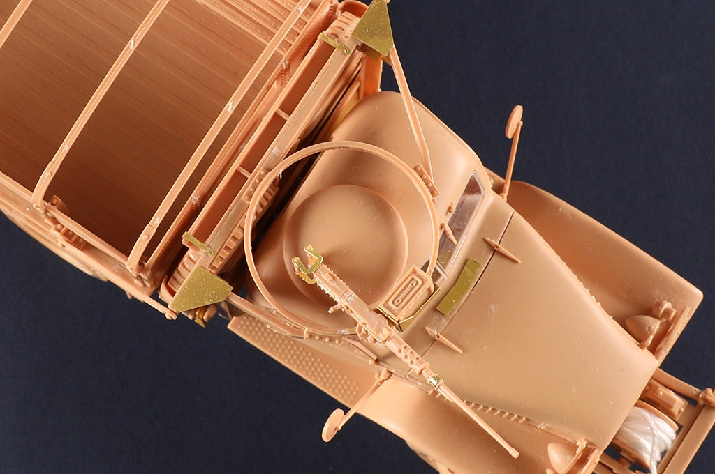 J&amp;#39;adore le kit 63567 CCKW-352 avec obusier M2A1 de 105 mm - Version tourelle mitrailleuse 1/35 – image 10