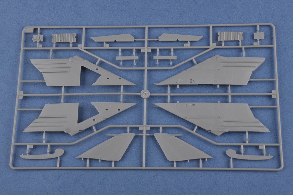 Hobby Boss 81759 Su-17UM3 Fitter-G 1/48 – image 9