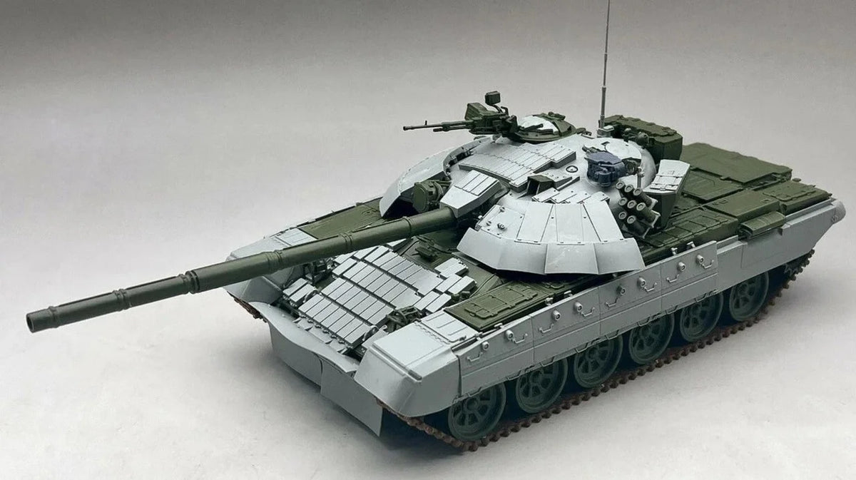 Amusing Hobby 35A067 T-72AMT - Ukraine Main Battle Tank 1/35 – Bild 2