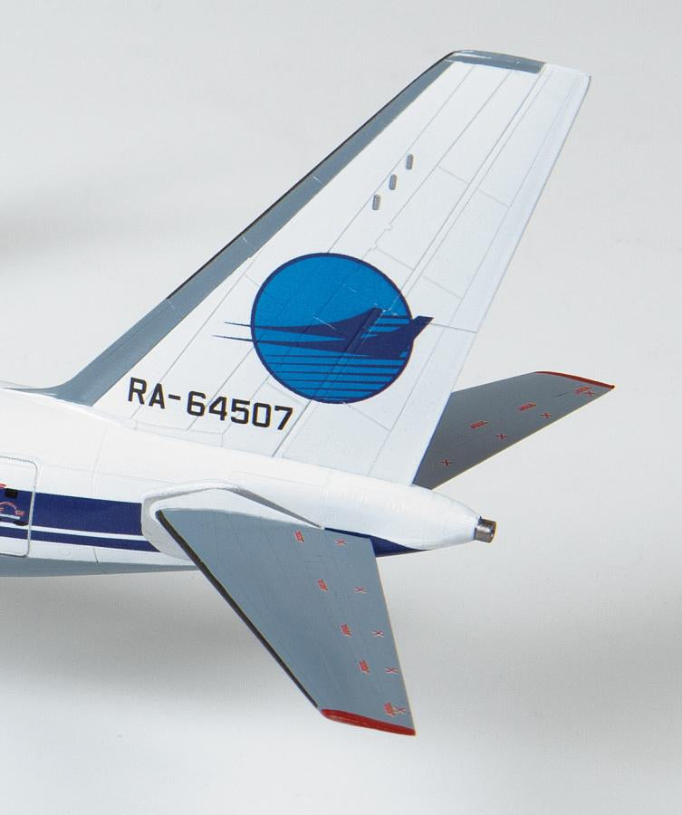Zvezda 7049 Tu-214 1/144 – immagine 8