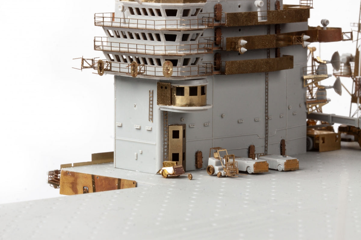 Eduard 53301 USS Nimitz CVN-68 partie 7 Trumpeter 1/350 – immagine 10