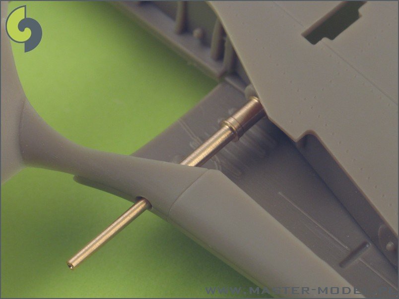 Ensemble d&amp;#39;armement Master AM-48-017 Fw 190 A2 - A5 (embouts de canon MG 17, canons MG FF, canons MG 151 dans des carénages) et tube Pitot (1/48) – image 4