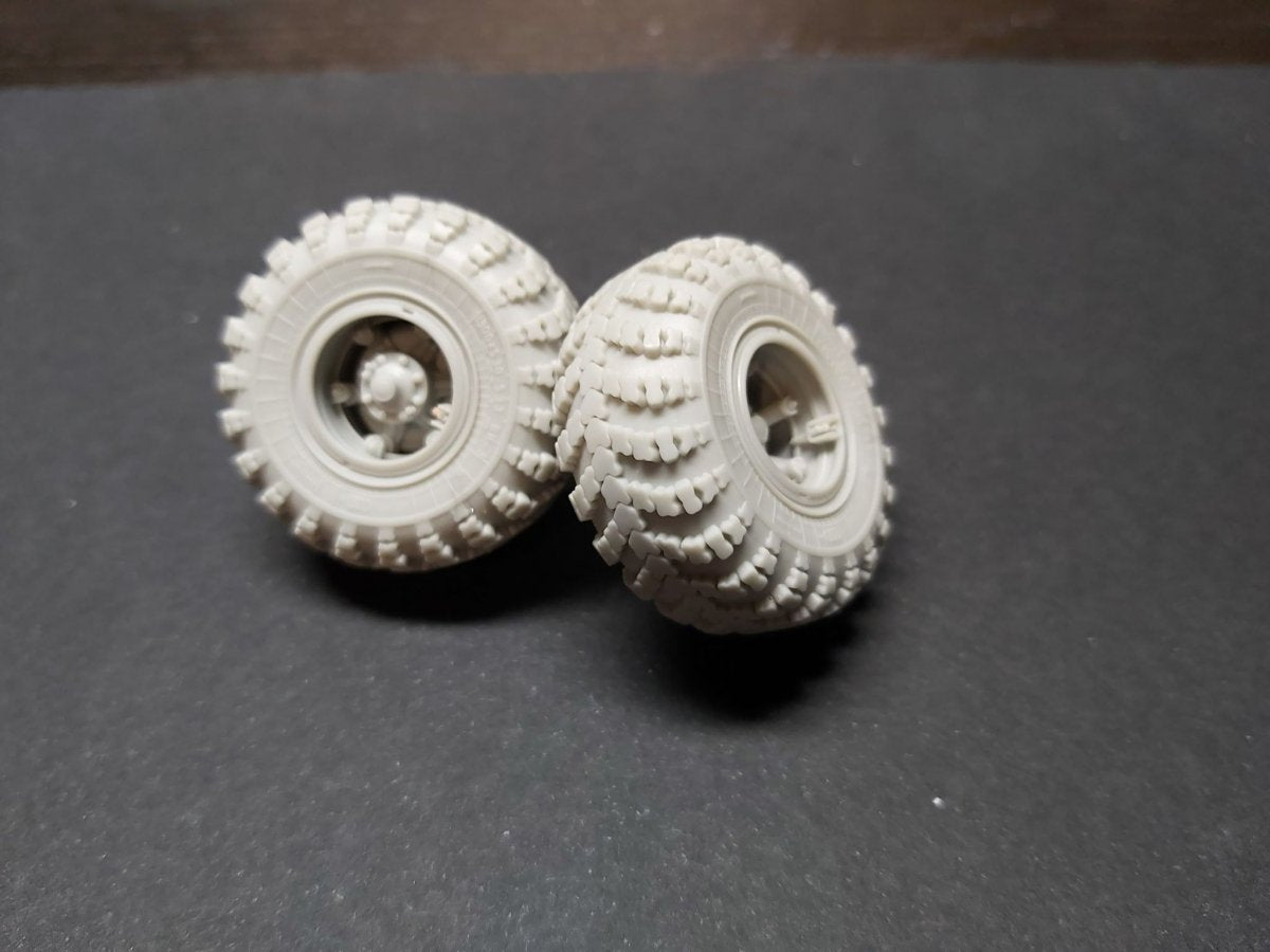 Roues de route Panzer Art RE35-616 KRAZ-255B 1/35 – image 6
