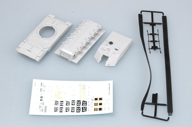 Trumpeter 07214 Challenger II MBT (1/72)  – image 3