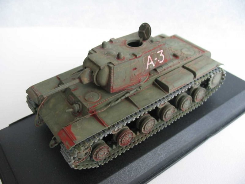 PST 72012 KV-1 Char lourd 1/72 – image 3