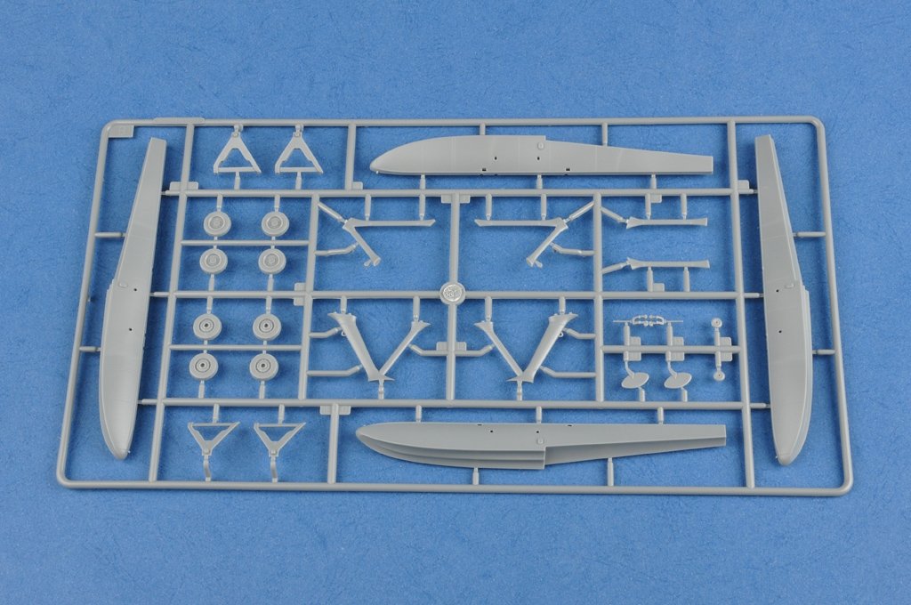 Hobby Boss 81729 US F4F-3S Wildcatfish 1/48 – image 7