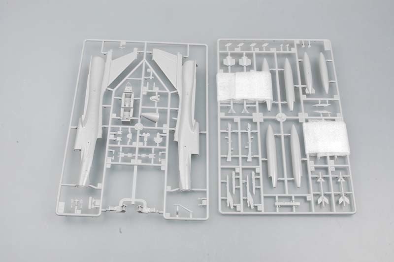 Trumpeter 01644 Chasseur chinois J-10S (1/72) – immagine 5