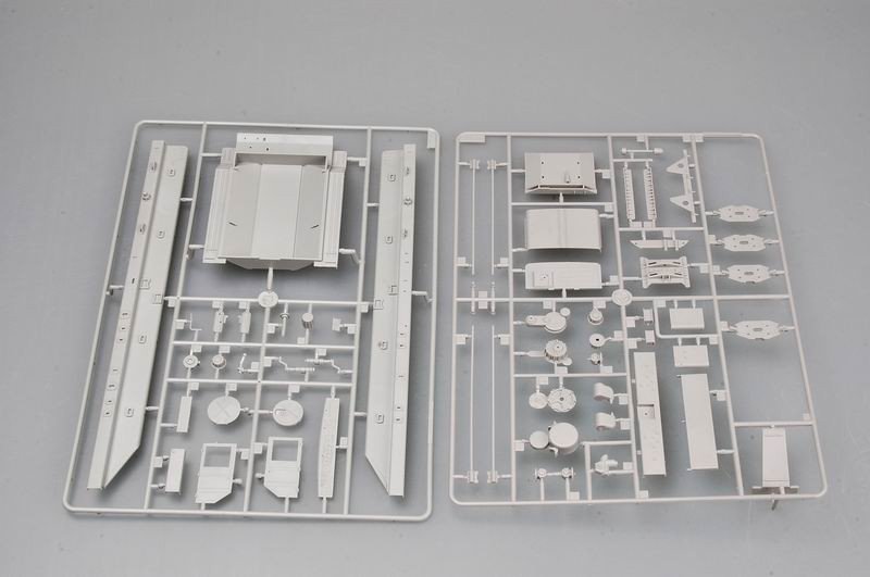 Trumpeter 00211 MAZ-537G type intermédiaire avec semi-remorque MAZ/ChMZAP 5247G (1/35) – immagine 16
