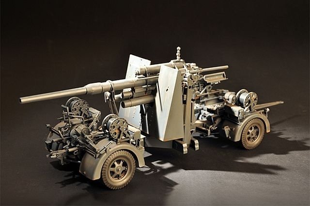 J'adore le kit 61701 Flak 36, canon antiaérien allemand de 88 mm, échelle 1/18
