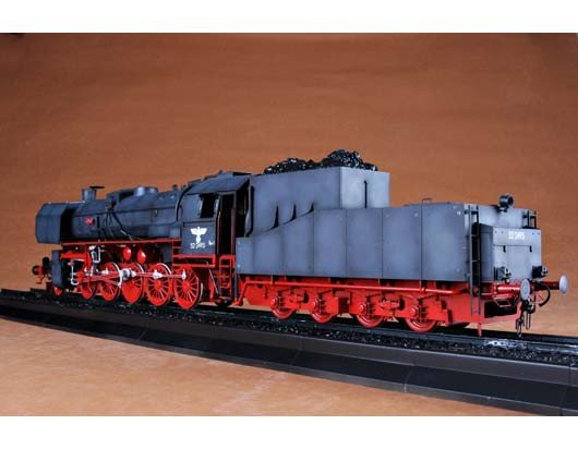 Trumpeter 00210 Kriegslokomotive BR52 1/35 – image 4