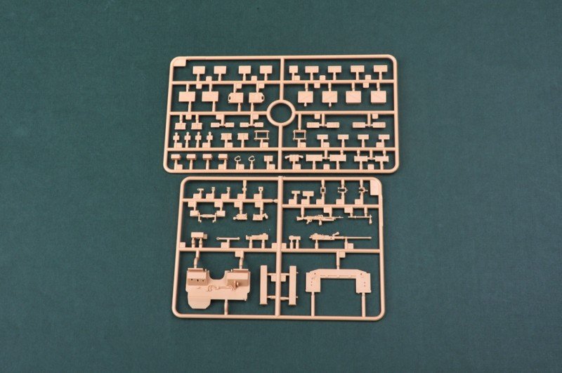 Hobby Boss 82492 Panthère allemande Ausf.D Flak Bergepanther (1/35) – image 7