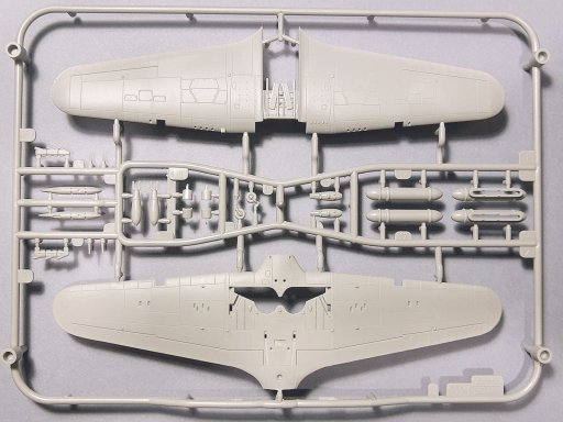 Arma Hobby 70042 Hurricane Mk II b/c Expert Set 1/72 – image 3