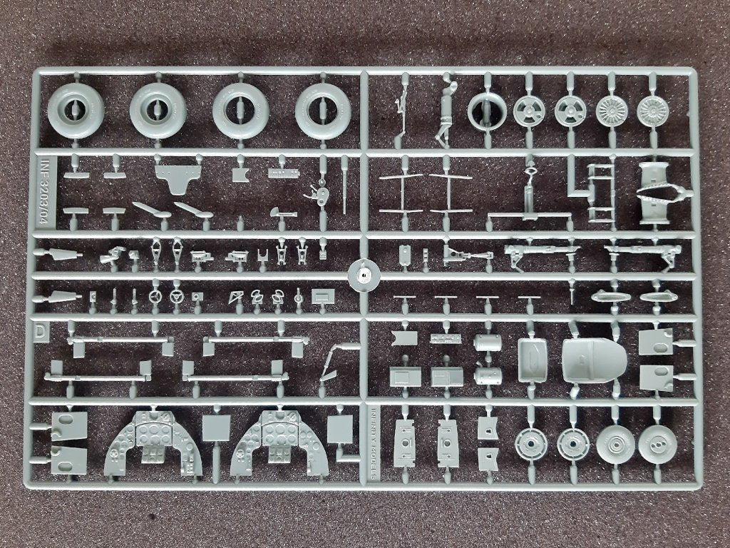 Infinity Models INF3203 DH-100 VAMPIRE F MK.3 1/32 – immagine 6