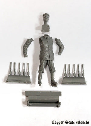 Copper State Models F32-004 Personnel d&amp;#39;aérodrome allemand avec caisse de grenades 1/32  – immagine 6