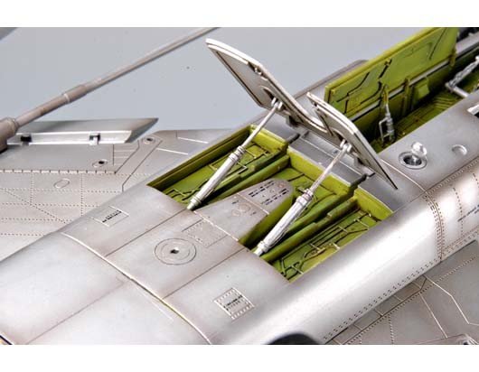 Trumpeter 02232 Chasseur North American F-100D (1/32) – image 4