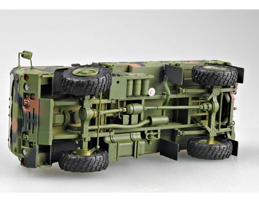 Trumpeter 01004 M1078 Véhicule tactique léger-moyen (LMTV) Camion cargo standard (1/35) – image 8