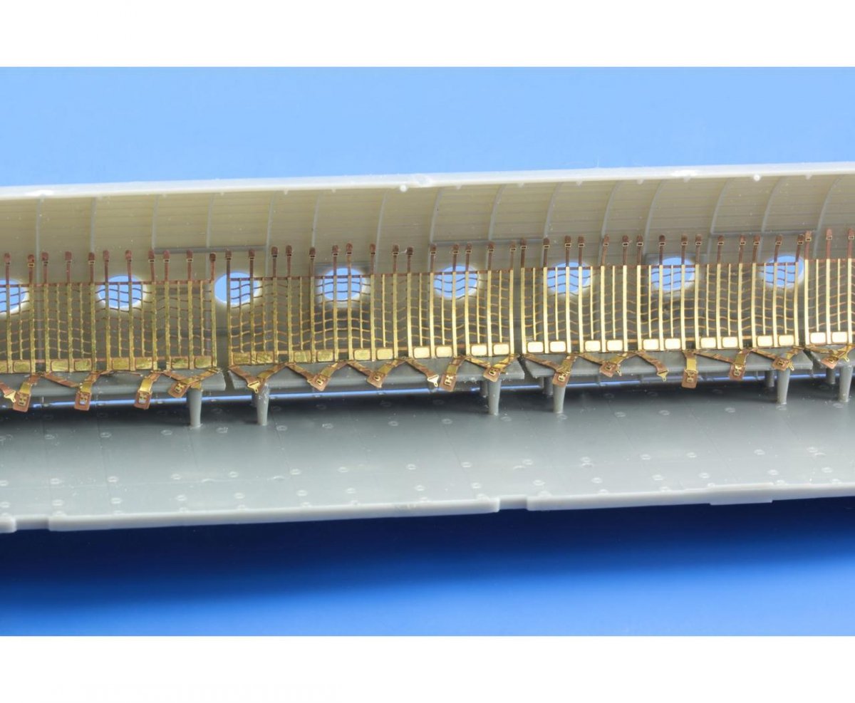 Intérieur cargo Eduard 73530 C-54 1/72 REVELL – imagen 3