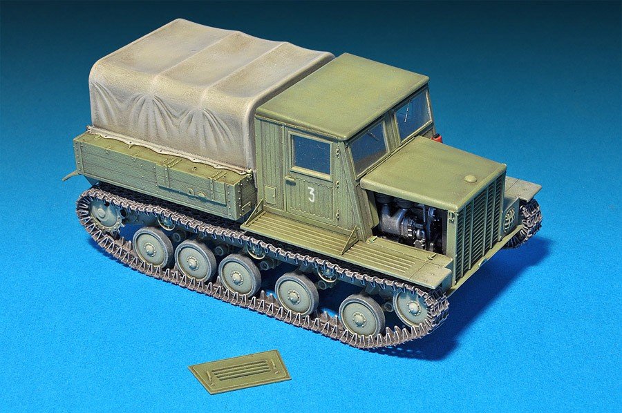 Miniart 35052 Tracteur d&amp;#39;artillerie soviétique Ya-12, première production (1/35) – image 4