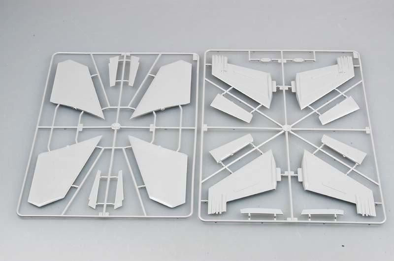 Trumpeter 03204 McDonnell Douglas F/A 18 E Hornet 1/32 – zdjęcie 2