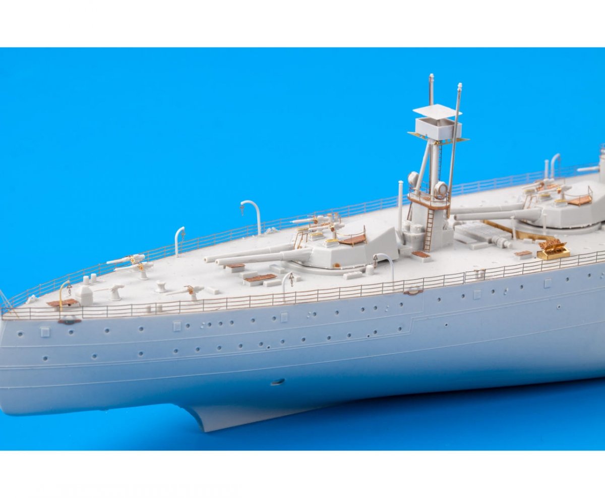 Eduard 53258 HMS Dreadnought 1915 1/350 TRUMPETER – image 10