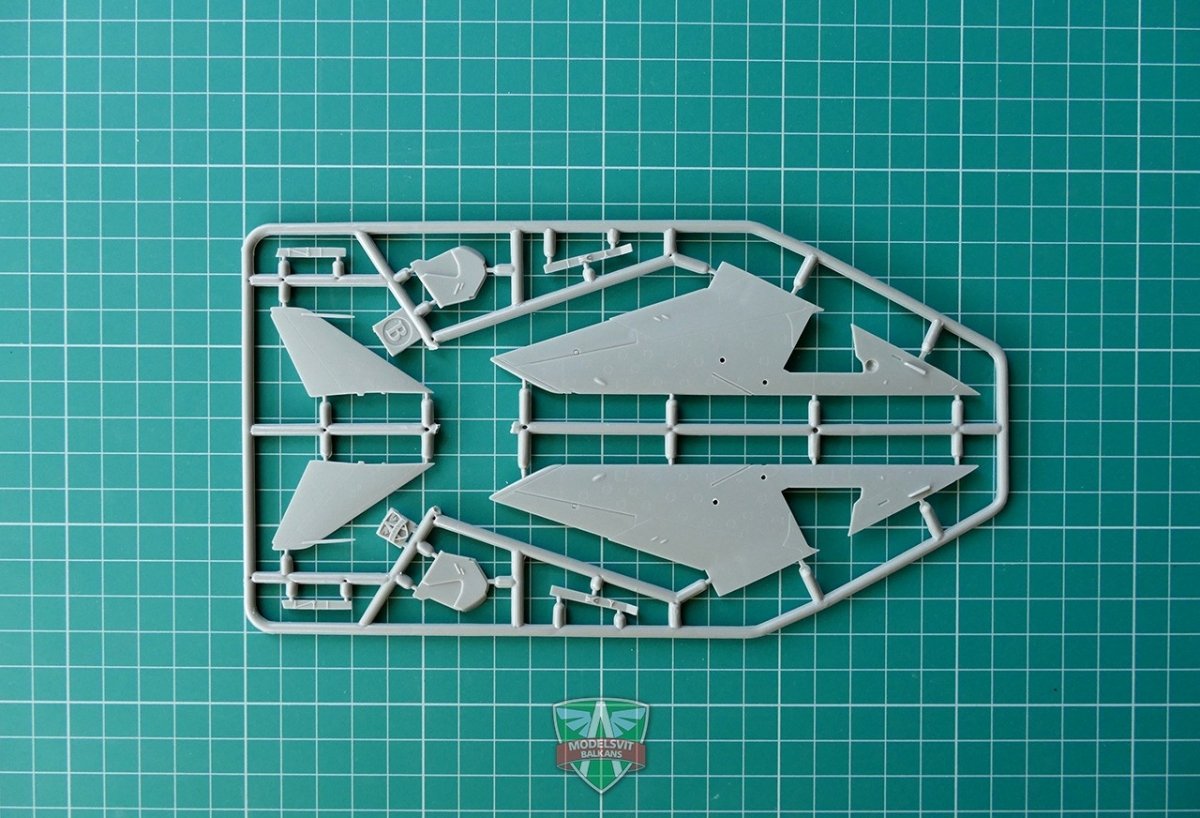 Modelsvit 72005 Sukhoi Su-7U (Entraîneur) 1/72 – image 6