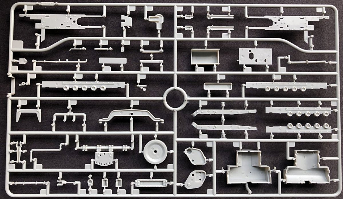 Maquette Thunder 35400 ChTZ S60 Stalinetz russe au 1/35 – image 5
