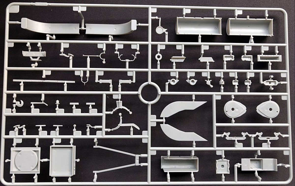 Maquette Thunder 35400 ChTZ S60 Stalinetz russe au 1/35 – image 8