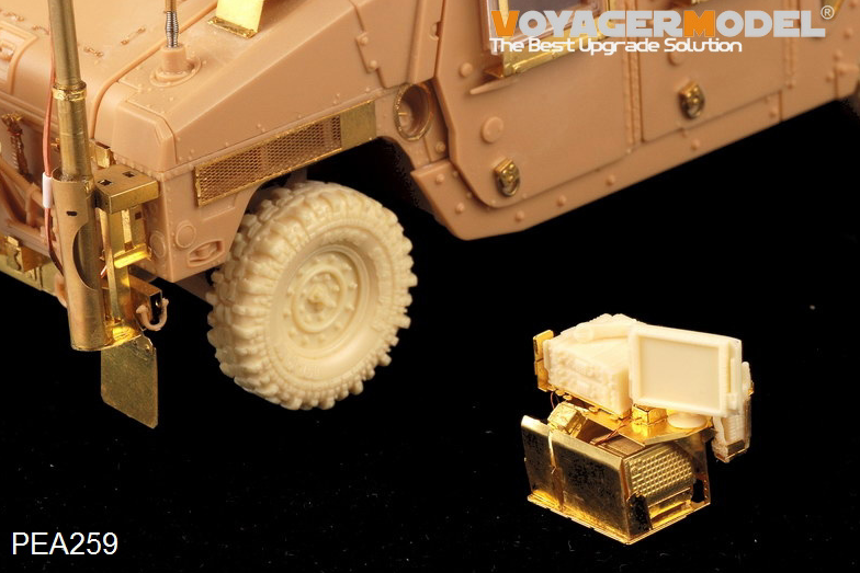 Maquette Voyager PEA259 US ARMY HUMVEE Blue Force Tracker &amp;amp; SincGar Unit (GP) 1/35 – image 2