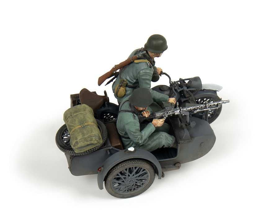 Zvezda 3717 Moto allemande Zündapp K800 avec side-car et équipage 1/35 – Bild 3