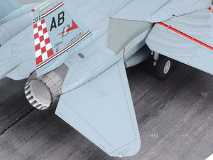 Tamiya 61122 Grumman F-14A Tomcat (modèle récent) Coffret de lancement sur porte-avions 1/48 – image 26