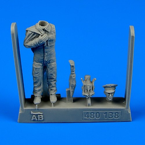 Aerobonus 480138 Pilote de chasse français libre Seconde Guerre mondiale Normandie-Niemen (1942-1945) 1/48