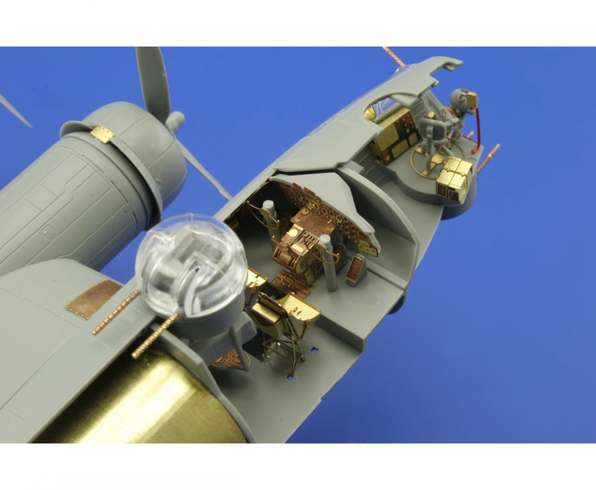 Intérieur avant du B-17G Eduard 73382, échelle 1/72, Revell – immagine 6