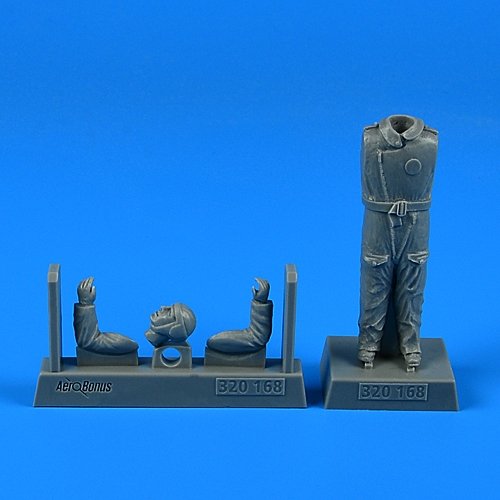 Aerobonus 320168 Pilote de chasse italien de la Seconde Guerre mondiale 1/32