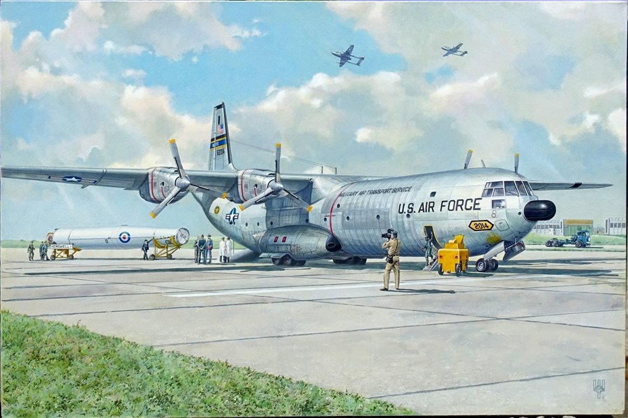 Roden 336 Douglas C-133A avec missile balistique intégré PGM-17 Thor 1/144
