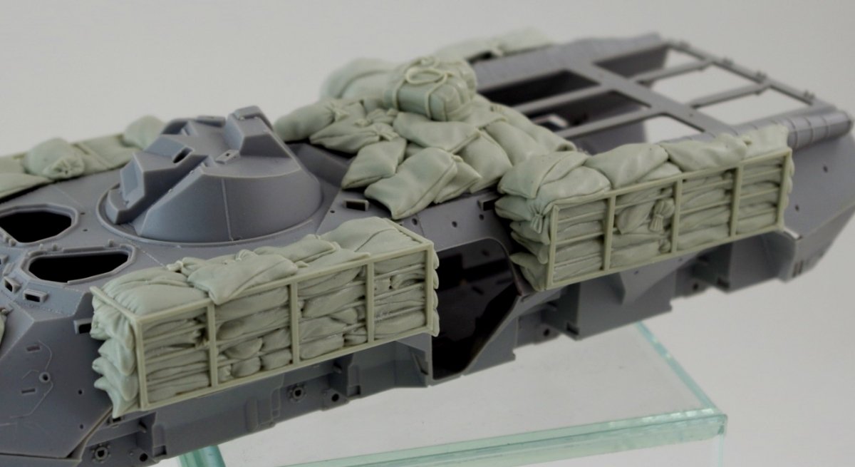 Panzer Art RE35-693 Blindage de sacs de sable pour BTR-80 ukrainien 1/35 – immagine 6