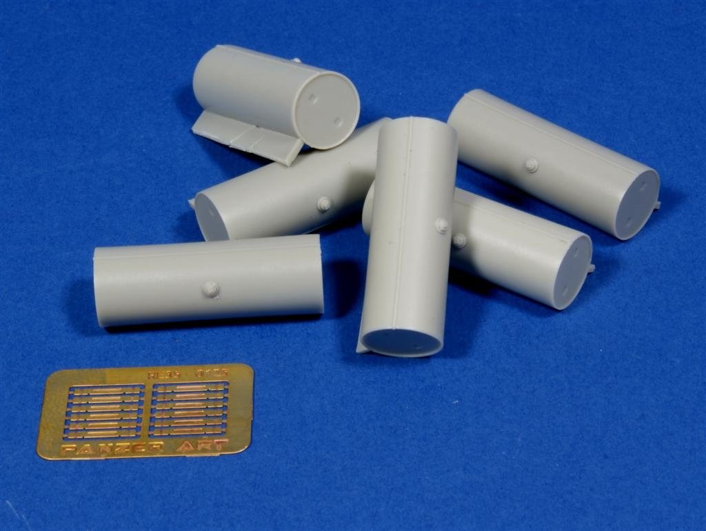 Panzer Art RE35-128 Bidons de carburant cylindriques pour chars soviétiques de la Seconde Guerre mondiale, échelle 1/35 – image 2
