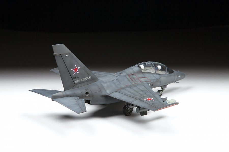 Zvezda 4818 YAK-130 &amp;quot;MITAINE&amp;quot; 1/48 – Bild 4