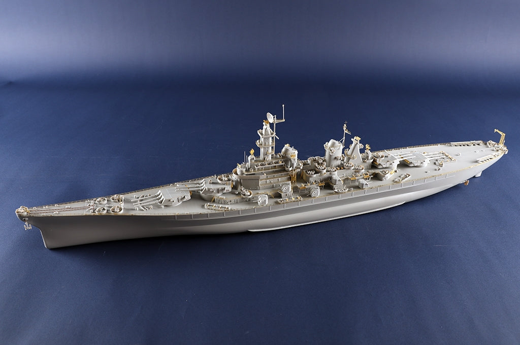 Trumpeter 05372 USS Montana BB-67 1/350 – image 7